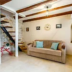 Апартаменты House 